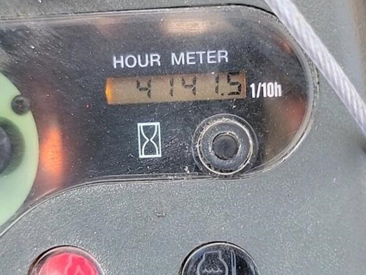 2013-yanmar-vio25-4-image-23