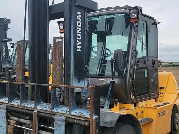 hyundai-70d-9-image-1