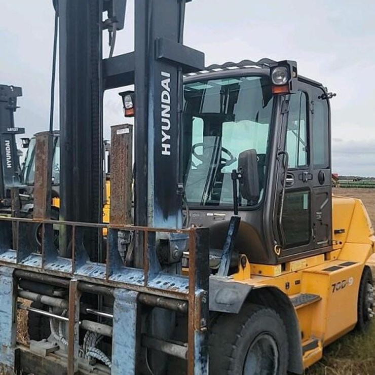 HYUNDAI 70D-9