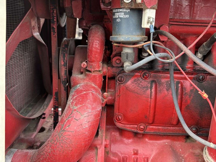 farmall-560-wide-front-image-25