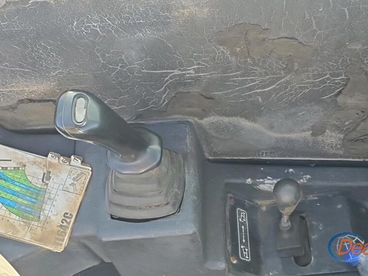 caterpillar-tl642c-image-22