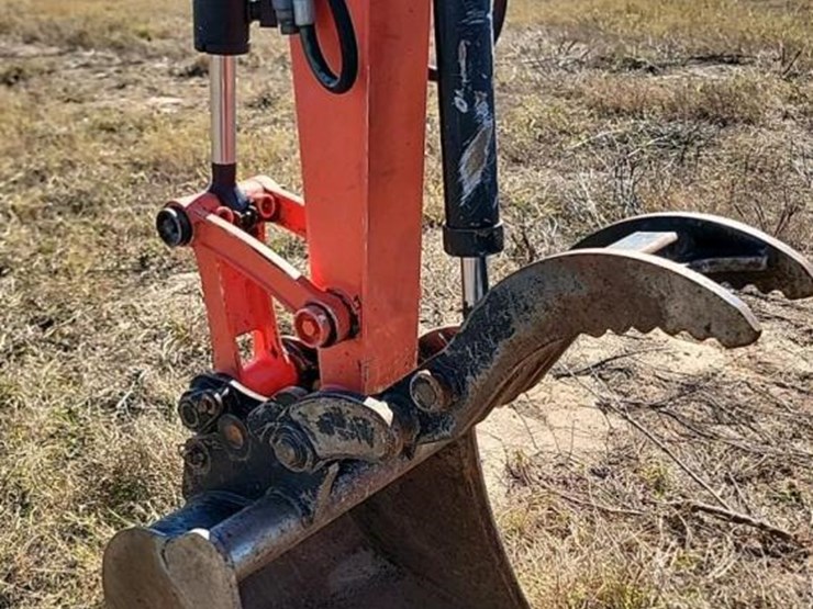 2022-kubota-kx040-image-26