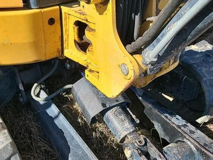 2020-caterpillar-302.7d-image-10