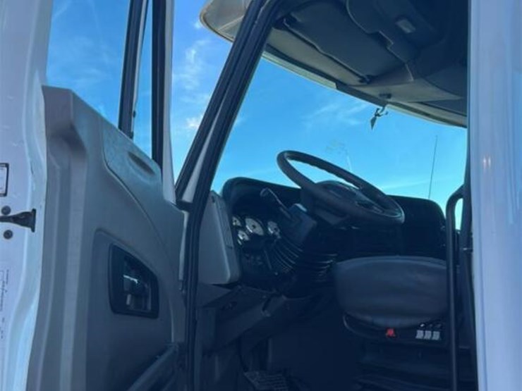 2015-international-prostar-image-20