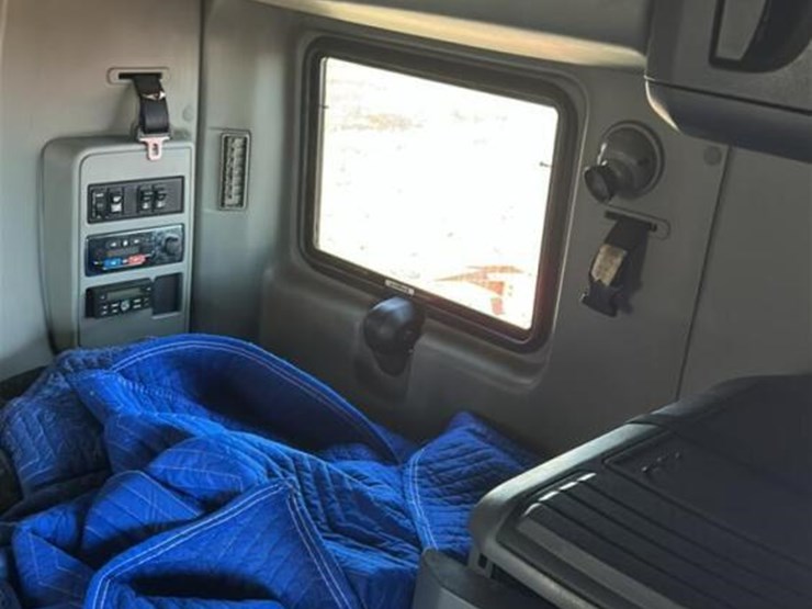 2015-international-prostar-image-34