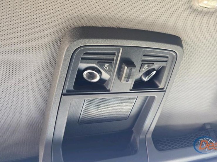 2016-caterpillar-ct660-image-38