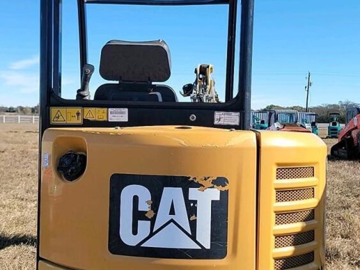 2019-caterpillar-302.7d-image-17