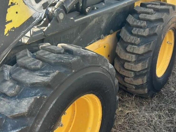 new-holland-l230-image-20