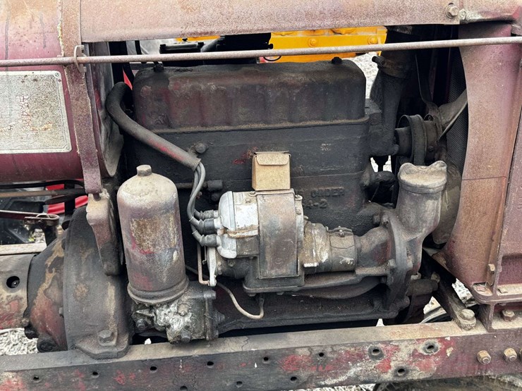 farmall-f-12-narrow-front-on-rubber-image-50