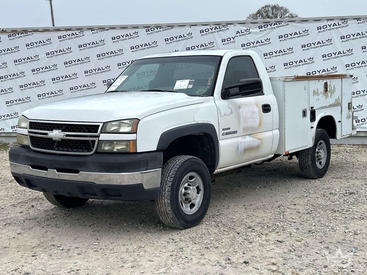2006-chevrolet-silverado-2500-image-1