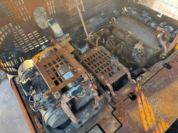 komatsu-pc240-image-18