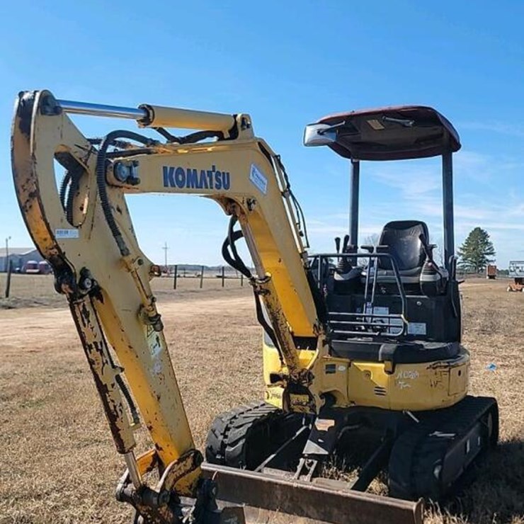 KOMATSU PC27MR-3