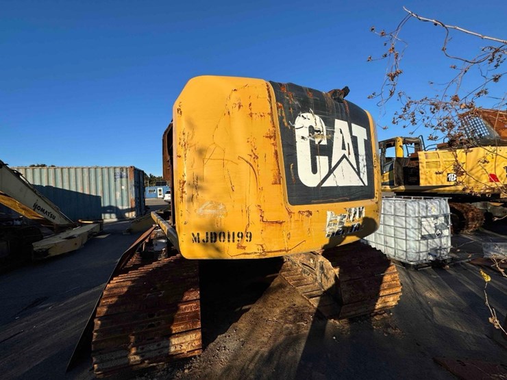 2015-caterpillar-312el-image-2
