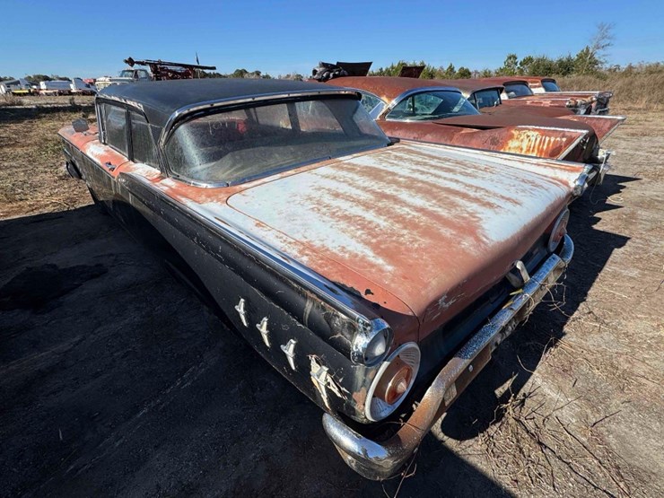 1959-ford-fairlane-500-skyliner-image-4