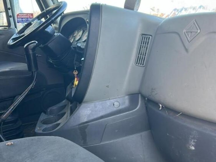 2016-international-prostar-image-7