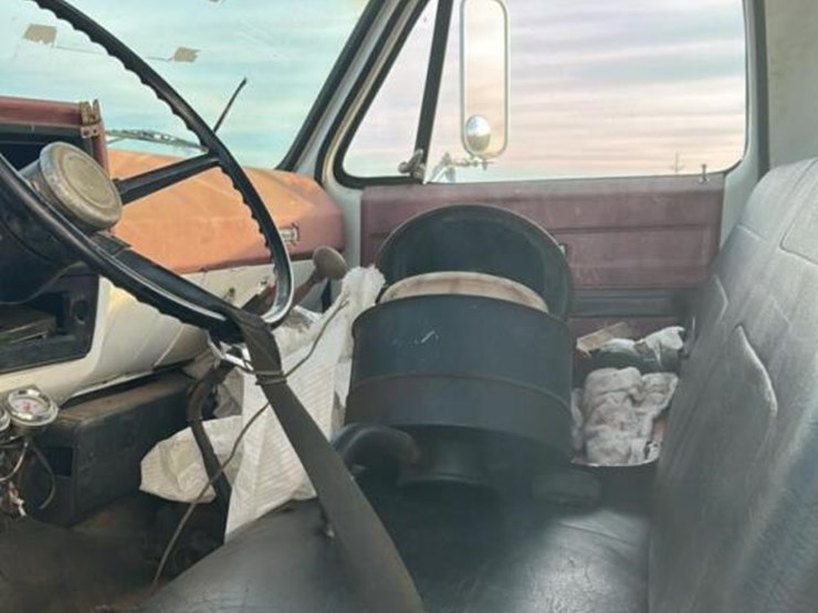 1975-chevy-ce668-truck,-s/n-cce66v160876-(no-title---bill-of-sale-only):-as-is,-non-running-image-17