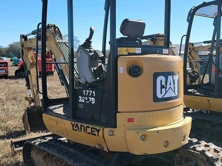 2019-caterpillar-302.7d-image-4