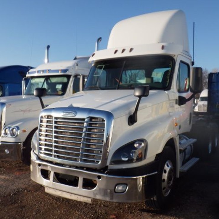 2017 FREIGHTLINER CASCADIA 125