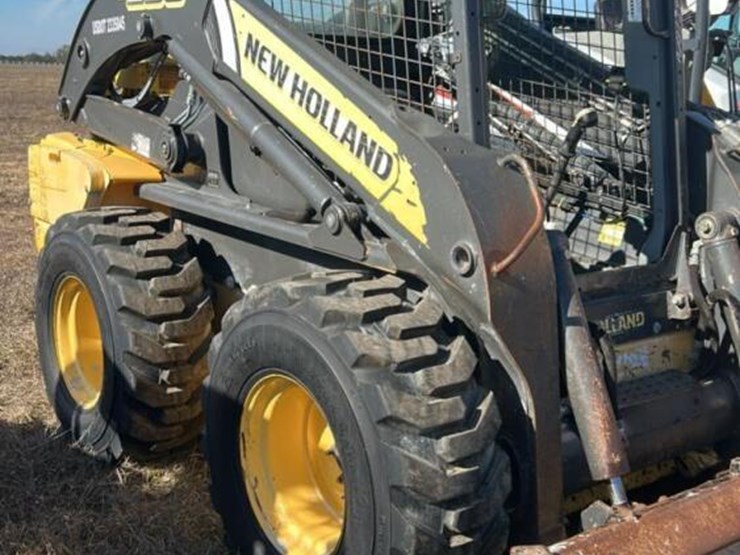 new-holland-l230-image-2