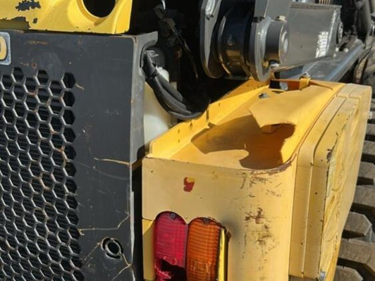 new-holland-l230-image-23