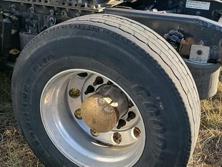 2016-international-prostar-image-12