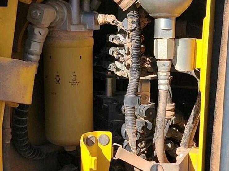 2017-komatsu-d39px-24-image-12