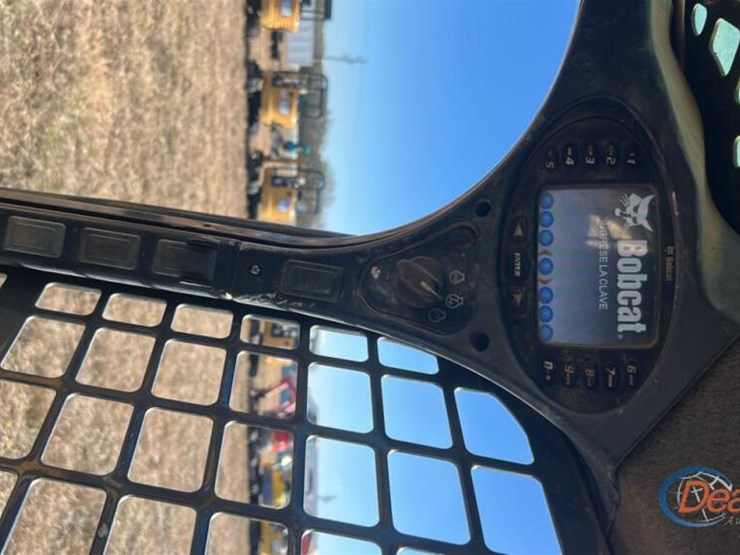 2014-bobcat-t590-image-18