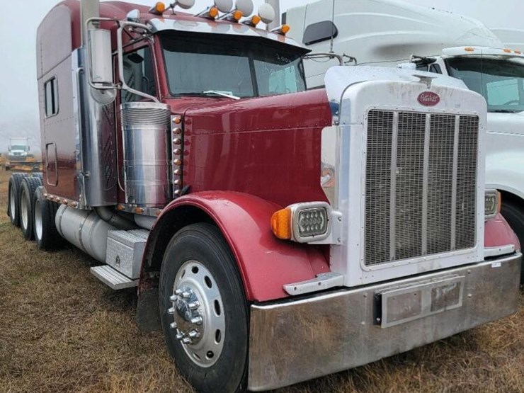 2005-peterbilt-379-image-1
