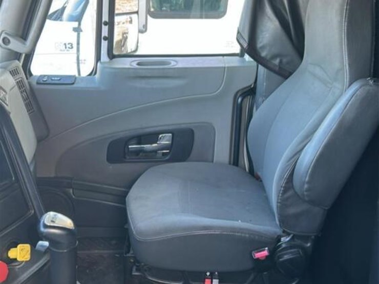 2015-international-prostar-image-22