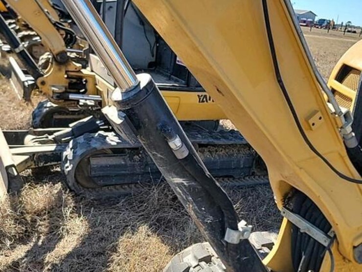 2020-caterpillar-302.7d-image-26