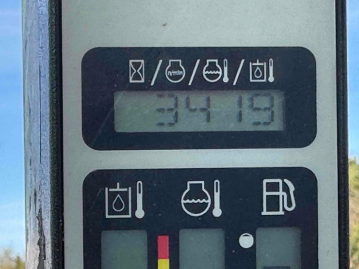 2014-new-holland-c238-image-11