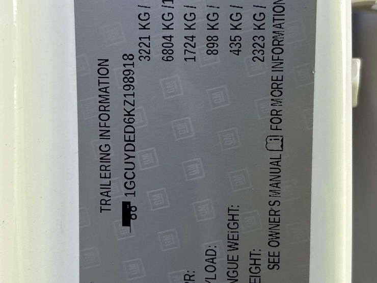 2019-chevrolet-silverado-1500-lt-4x4-crew-cab-pickup-truck-image-6