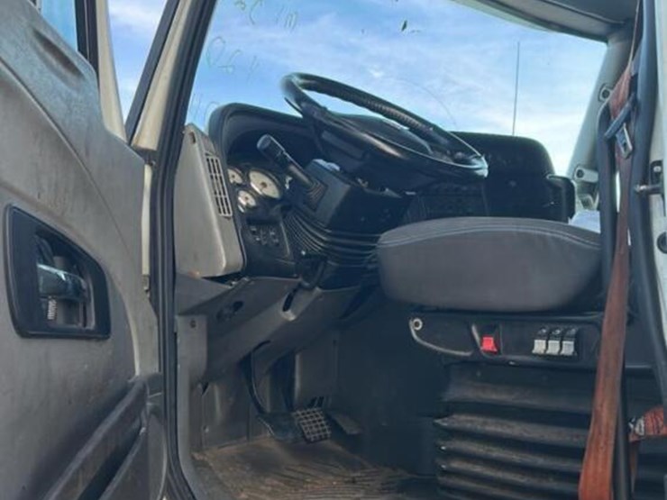 2016-international-prostar-image-17