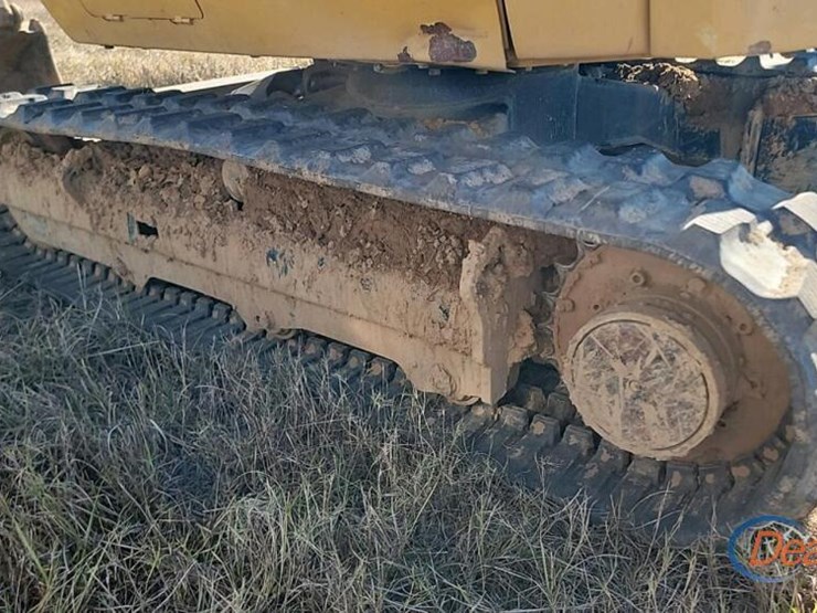 2019-caterpillar-302.7d-image-18