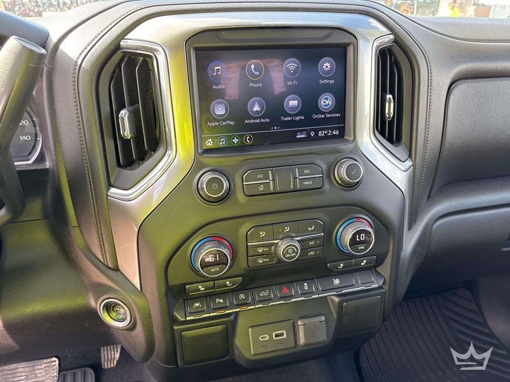 2019-chevrolet-silverado-1500-lt-4x4-crew-cab-pickup-truck-image-21