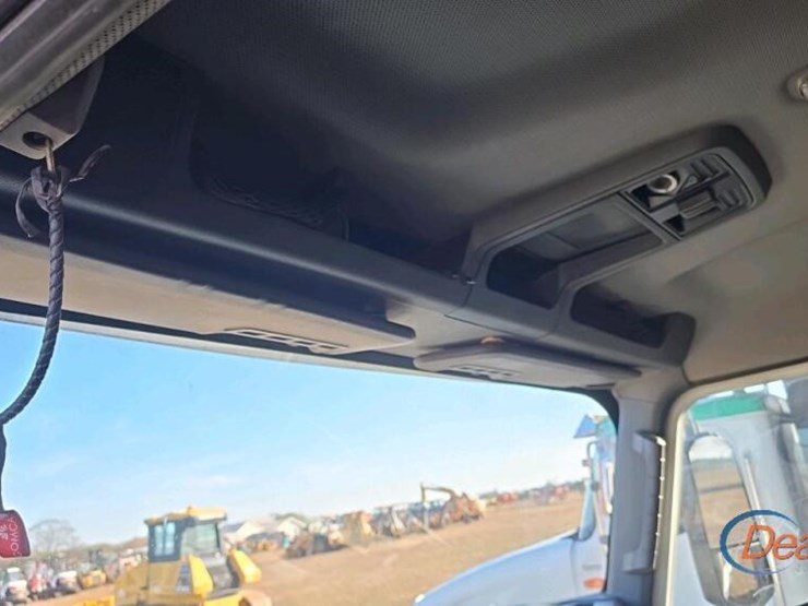 2016-caterpillar-ct660-image-39