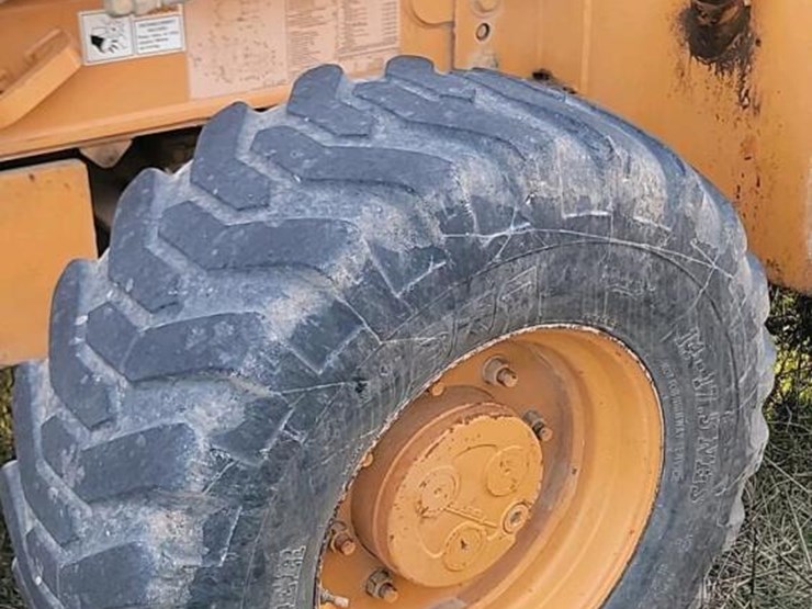 2010-case-590sm-image-21