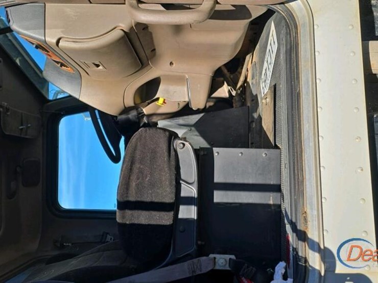 peterbilt-388-image-6