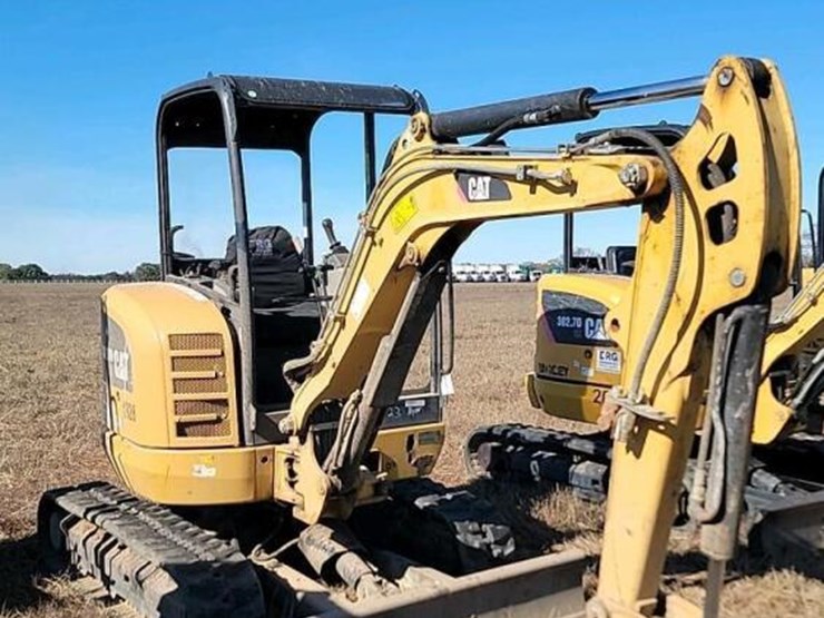 2020-caterpillar-302.7d-image-2