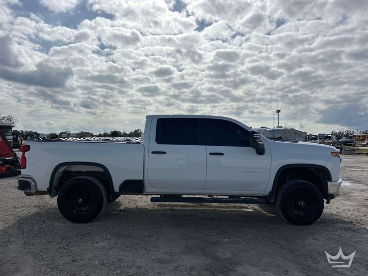 2021-chevrolet-silverado-2500-image-30