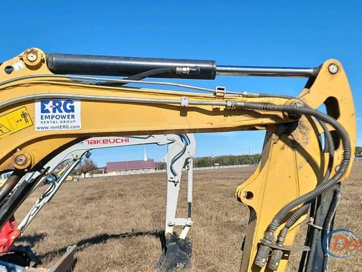 2019-caterpillar-302.7d-image-10