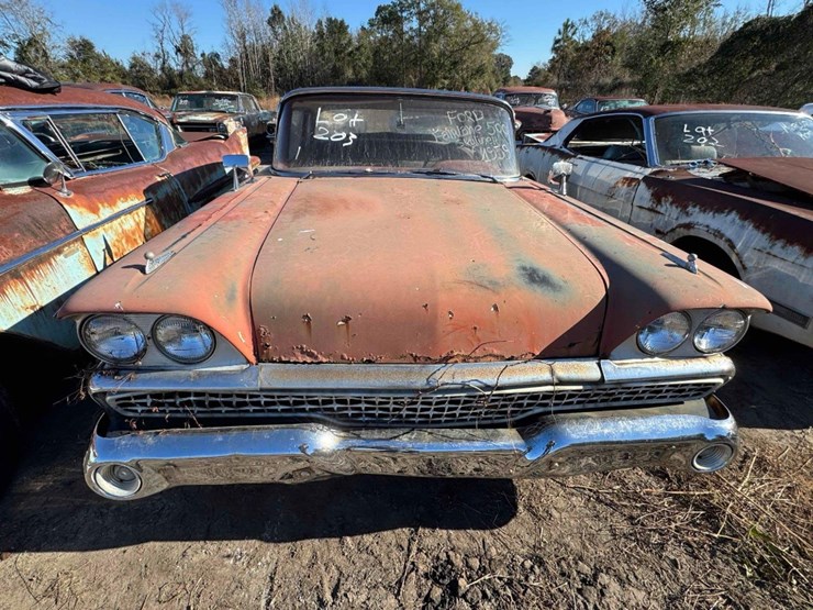 1959-ford-fairlane-500-skyliner-image-2
