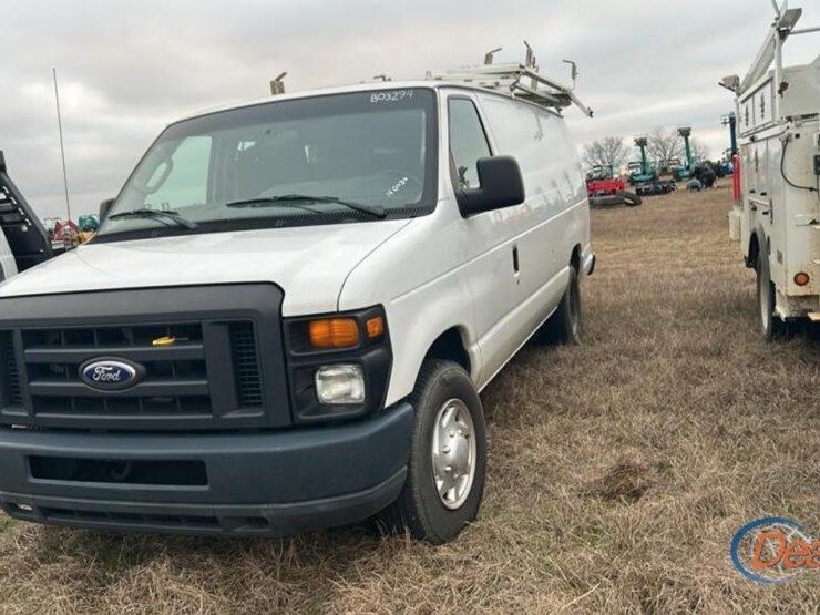 2014-ford-e350-image-1