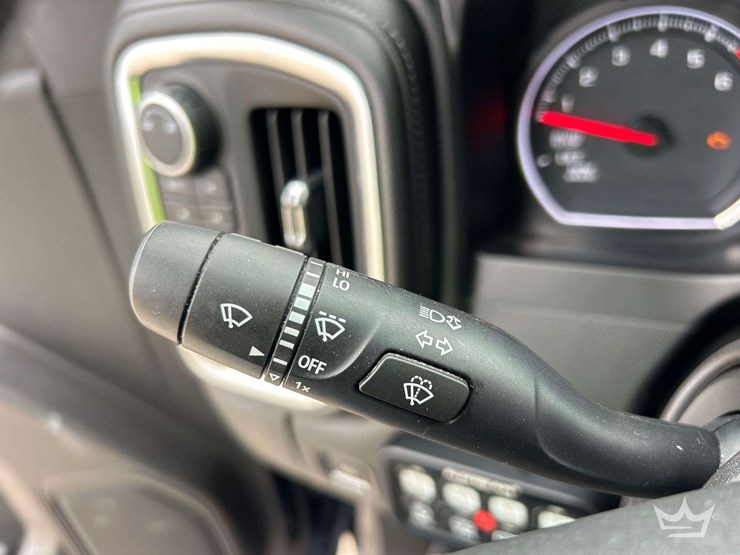 2019-chevrolet-silverado-1500-image-16