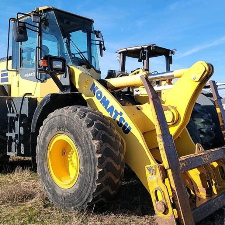 2019 KOMATSU WA320-8