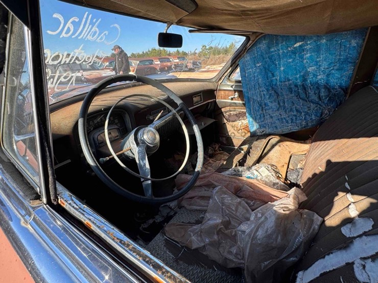 1949-cadillac-fleetwood-image-13