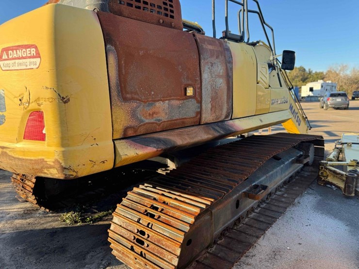 komatsu-pc240-image-3