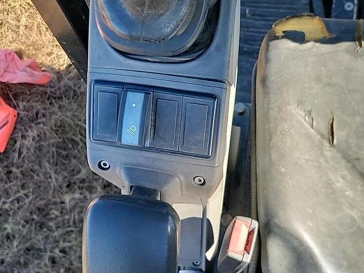 2020-caterpillar-302.7d-image-23