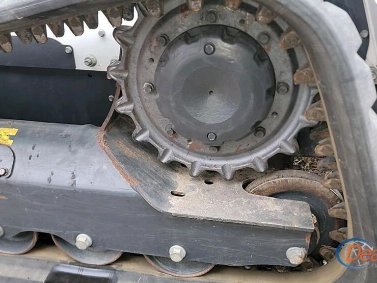 2022-bobcat-t770-image-11