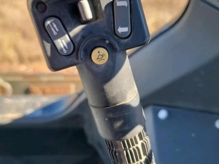 2022-bobcat-t62-image-24